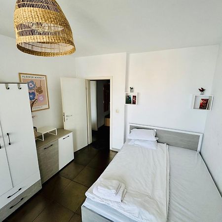 New Two Bedroom Apartment With Balcony صوفيا المظهر الخارجي الصورة